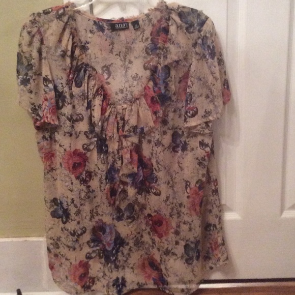 Sheer short sleeve top