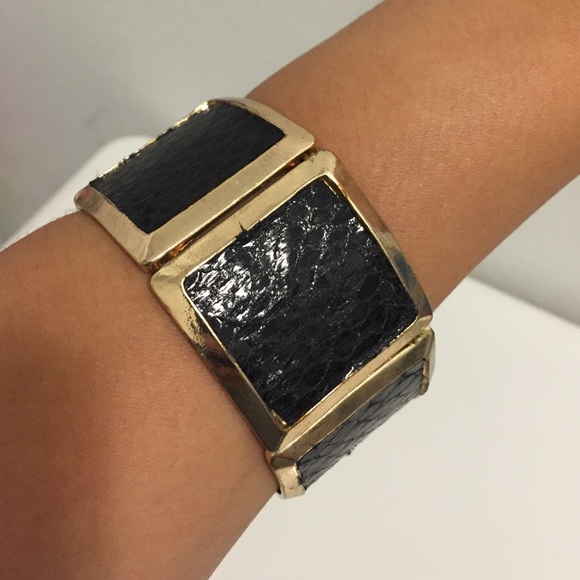 Bold gold & black statement bangle - Picture 3 of 3