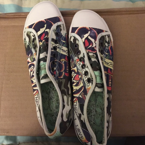 Sneakers