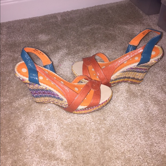 Wedge Heels - Picture 2 of 2