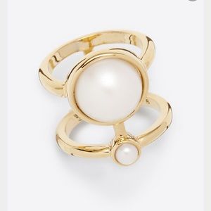 Ann Taylor Pearls ring