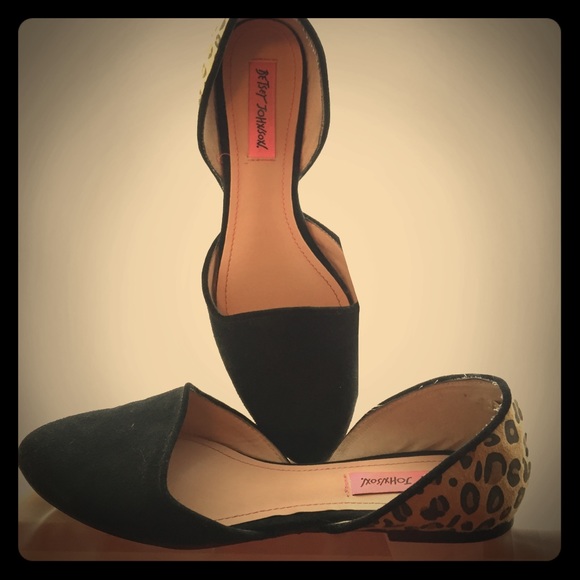 Betsey Johnson Leopard Flats