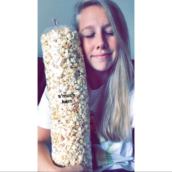 Hey, Poshers!👋🏻💕 - Picture 3 of 5