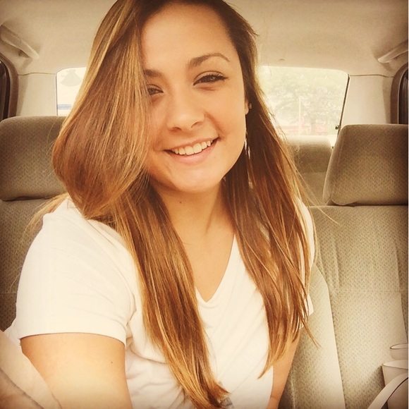 Meet your seller💁 - Picture 2 of 4