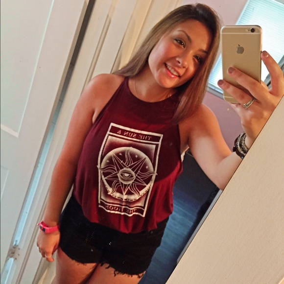 Meet your seller💁 - Picture 3 of 4