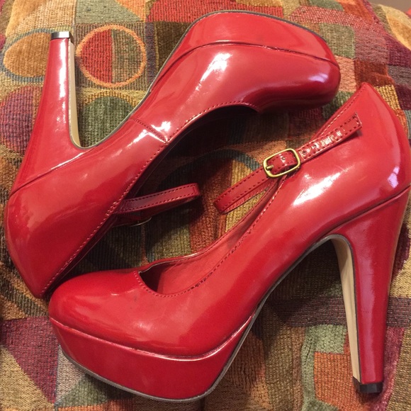 Madden girl red patent round toe Mary Jane heels