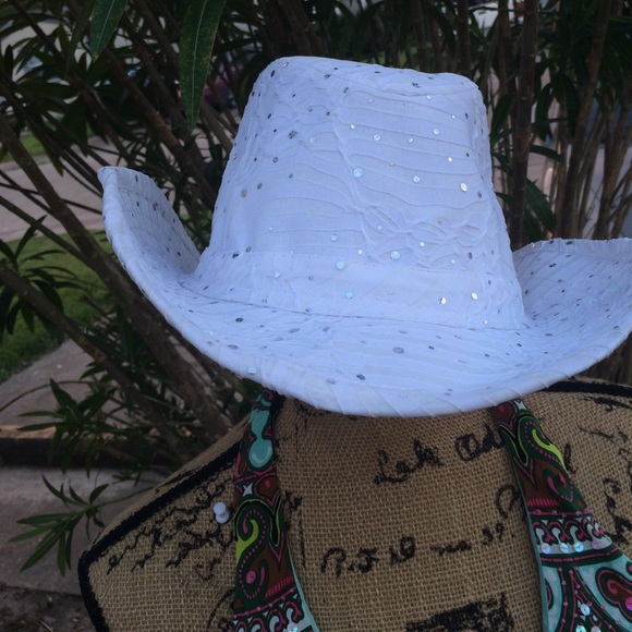 Hat - Picture 3 of 3