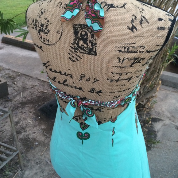 Dress - Picture 3 of 4