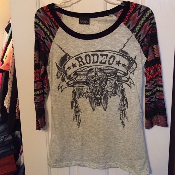 Quarter Sleeve "Rodeo" Tribal Top!!