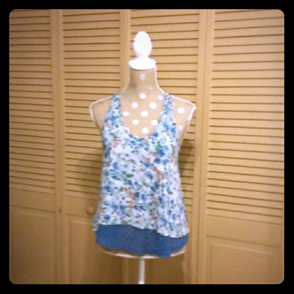 Flowered t-back tank with eyelet bottom