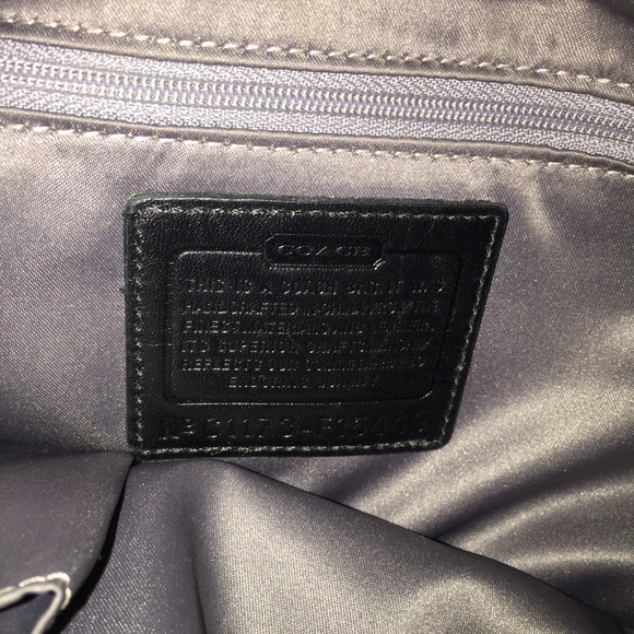 Signature Coach Satchel - Picture 2 of 4