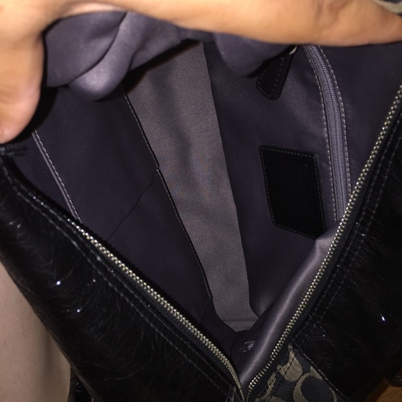 Signature Coach Satchel - Picture 3 of 4