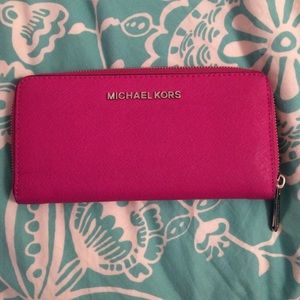 Micheal Kors wallet