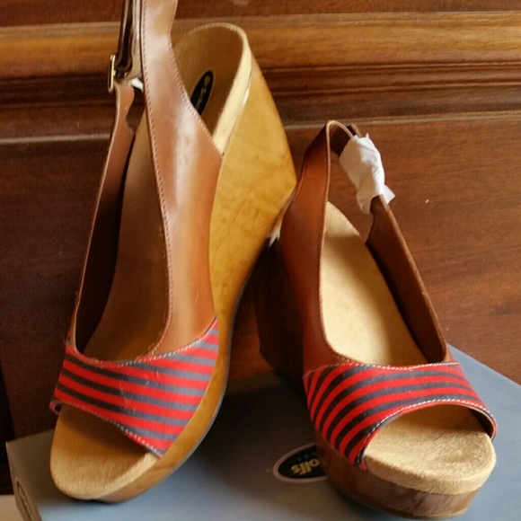 New in Box Dr. Scholl's Moonlight Wedge Heels