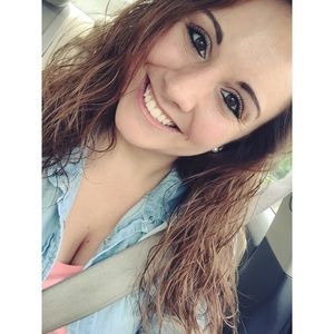 Meet your Posher, Andrea