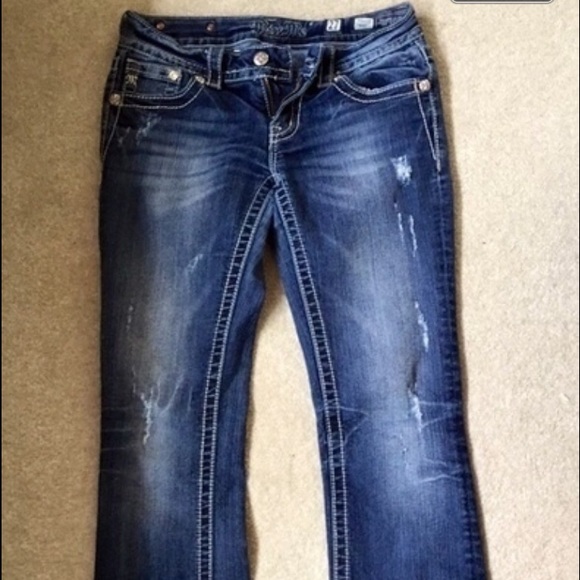 🌟SOLD🌟Miss Me Jeans! (Hemmed) - Picture 2 of 3