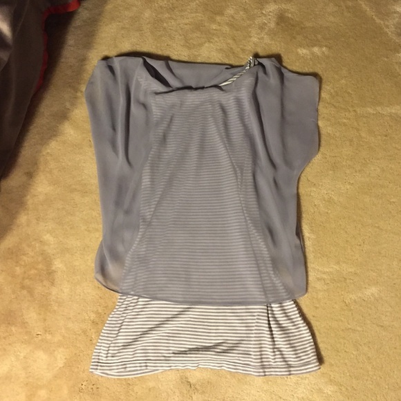 Gray top with built in tank