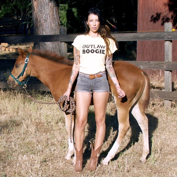 Meet the Posher - Picture 3 of 3