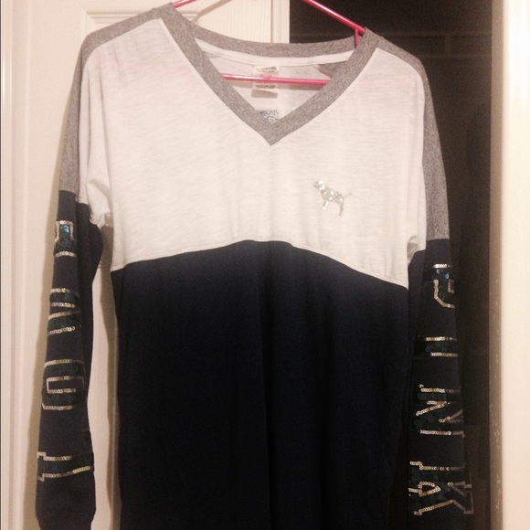 ❗SOLD️❗️NWOT VS PINK BLING VNECK CREW - Picture 2 of 2