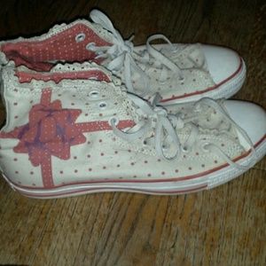 NWOT Limited Edition Christmas Converse