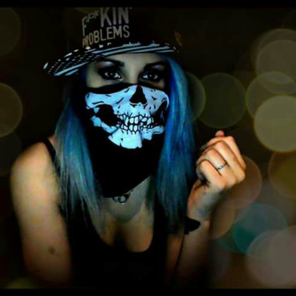 Meet your Posher - Picture 4 of 4