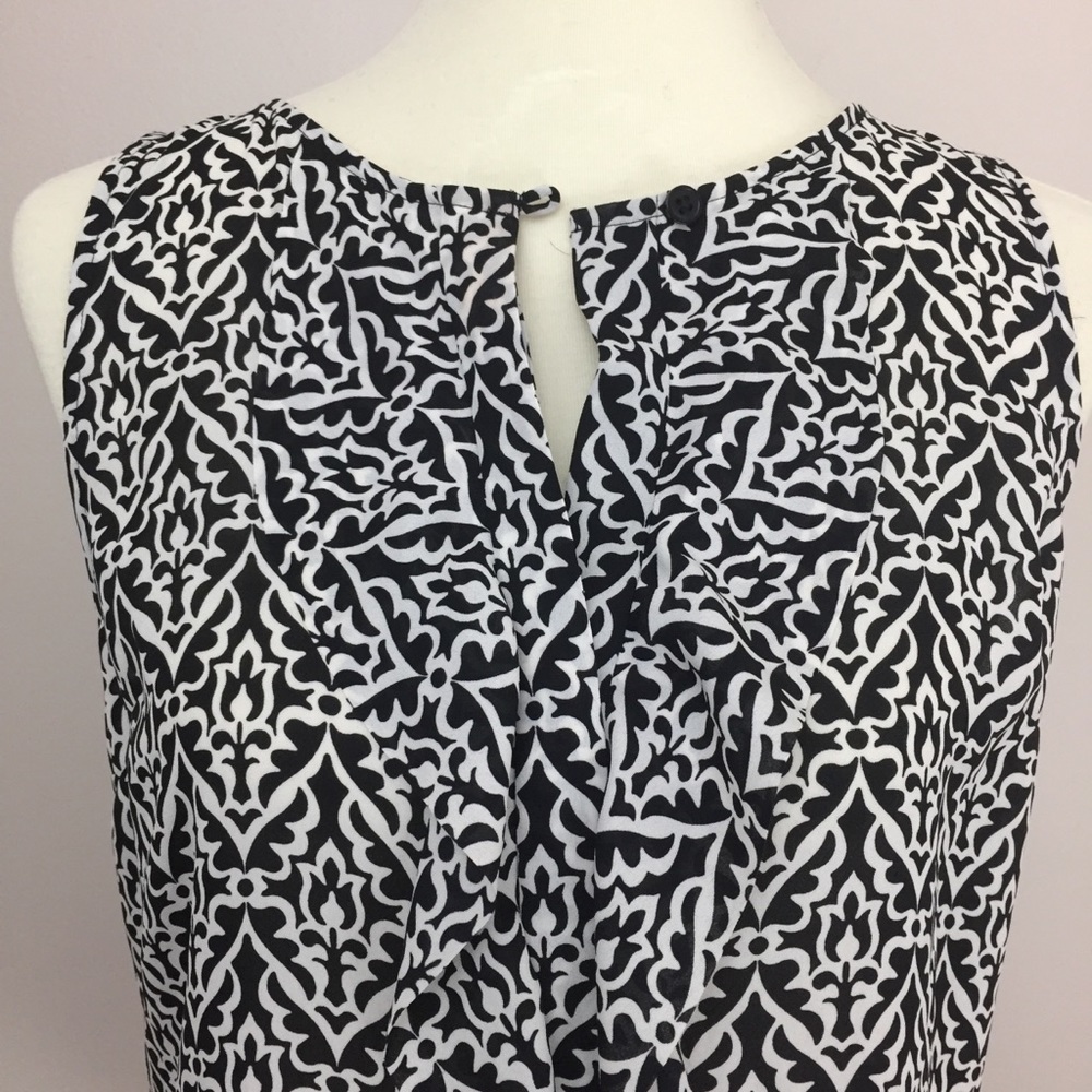 LOFT B&W Print Ruffle-Front Sleeveless Shell - Picture 4 of 8
