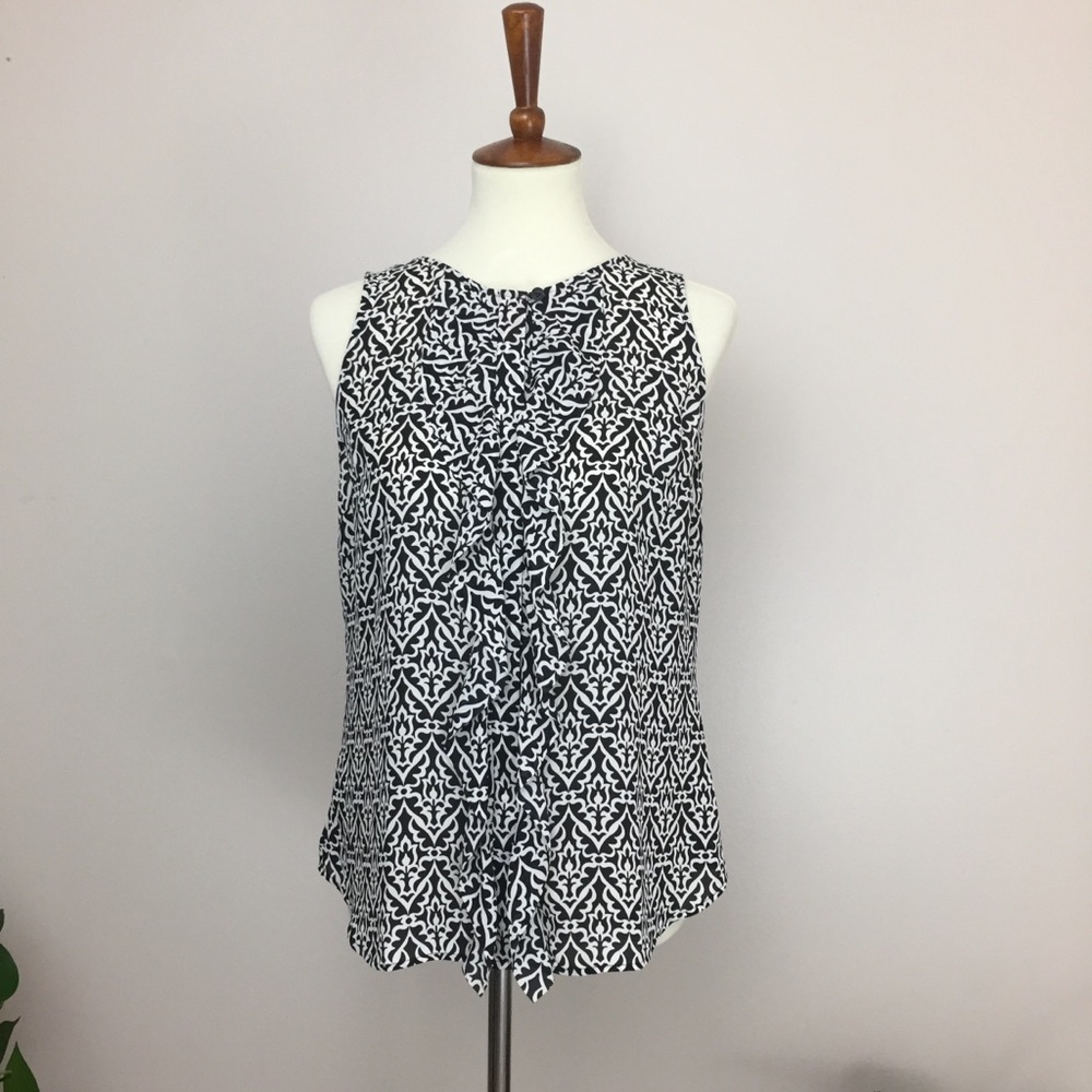 LOFT B&W Print Ruffle-Front Sleeveless Shell - Picture 5 of 8