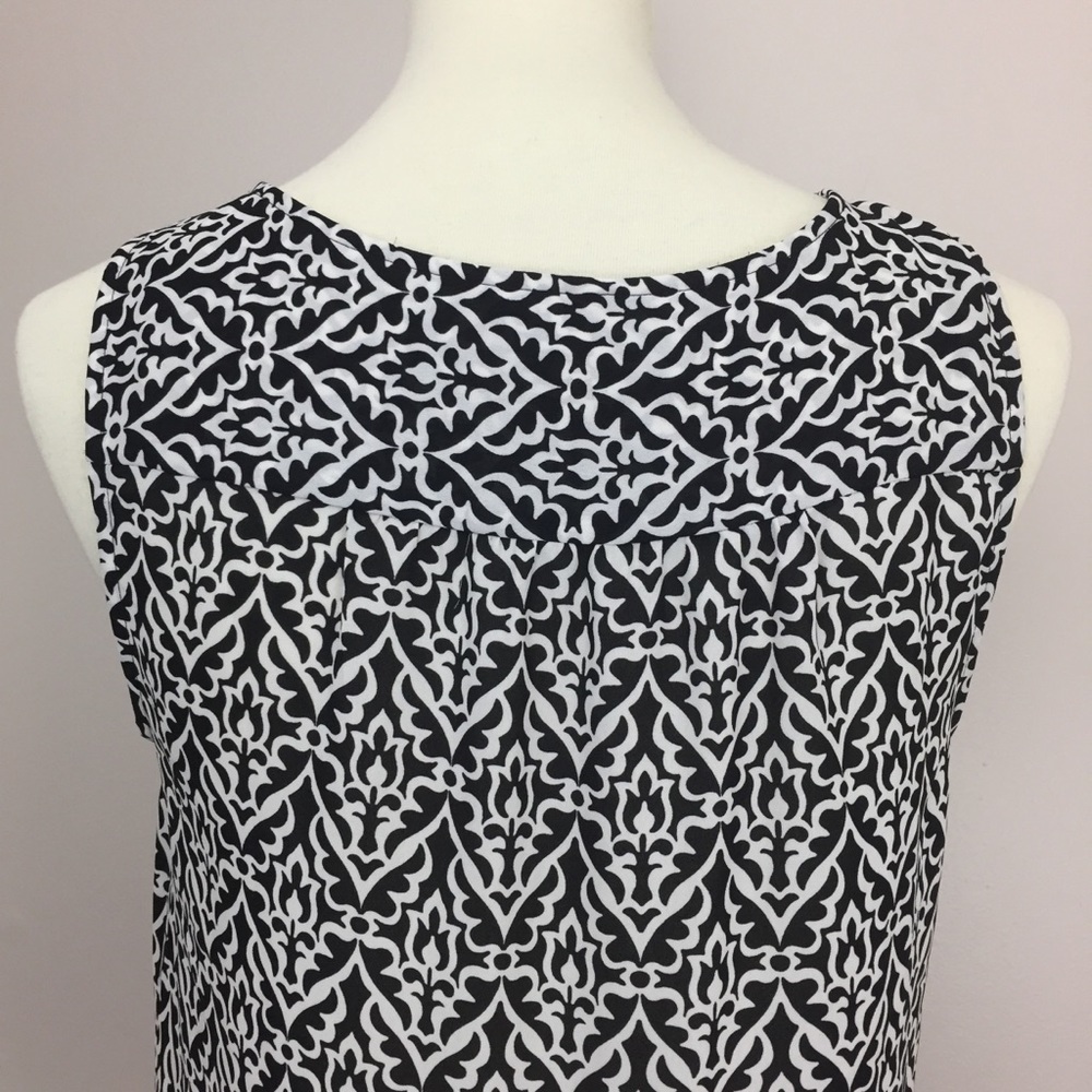 LOFT B&W Print Ruffle-Front Sleeveless Shell - Picture 7 of 8
