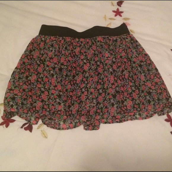 Forever 21 floral flounce skirt