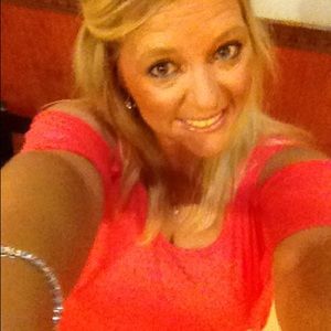 Meet your Posher, Lonna