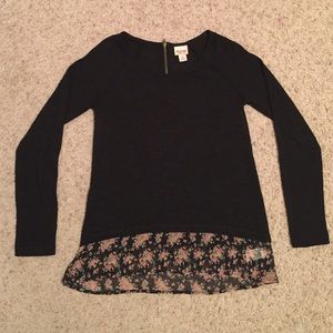 Long sleeve shirt with floral ruffle
