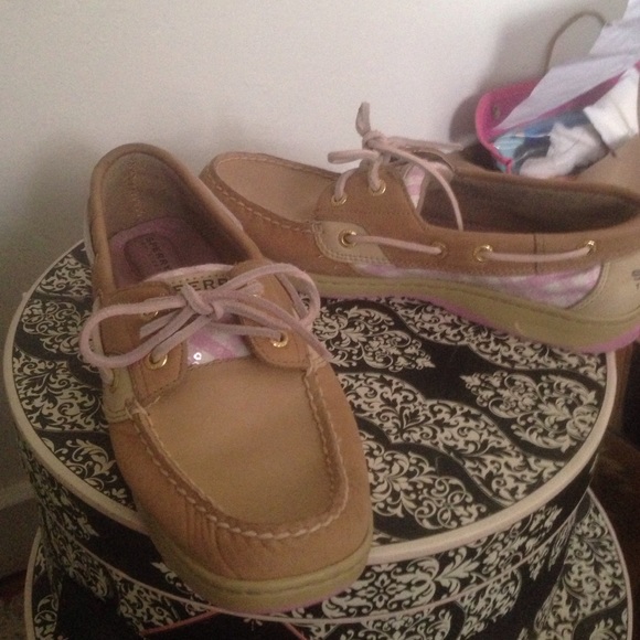 Pink Sperry top-sider