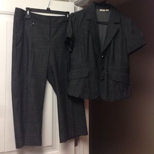 Lightweight denim capri suit