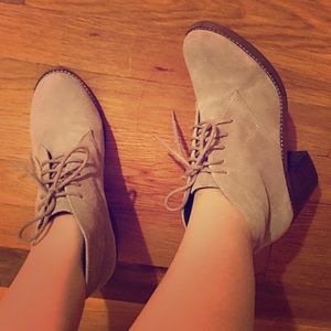 DV by dolce vita suede booties in beige. Size 6.
