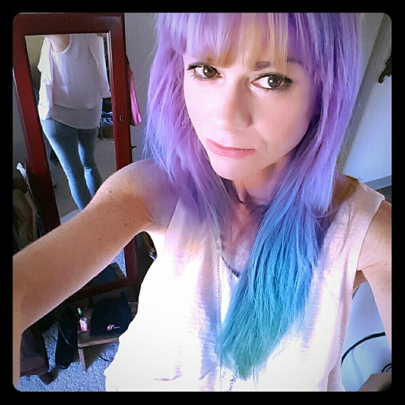 Meet your Posher - Picture 3 of 17