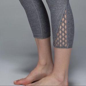 NWT Lululemon True Self Crop - 8