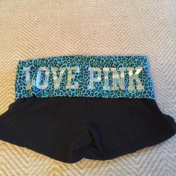 Shorts - Picture 2 of 3