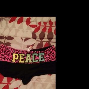 Super cute peace shorts