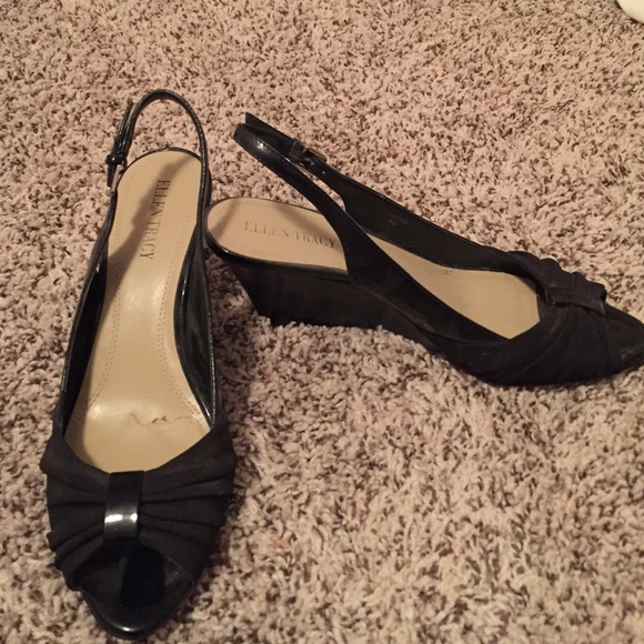 Ellen Tracy wedges