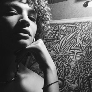 Meet your Posher, Zi