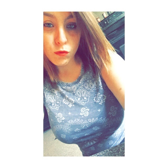 Meet your Posher, Jessica - Picture 1 of 1