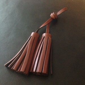 Cognac leather tassels