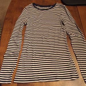 White and navy striped t-shirt