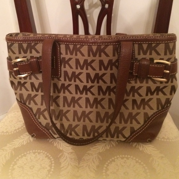 Michael Kors Handbags - Michael Kors Purse