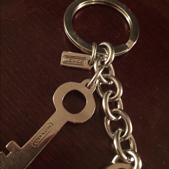 Coach Heart and lock key chain - Picture 3 of 3