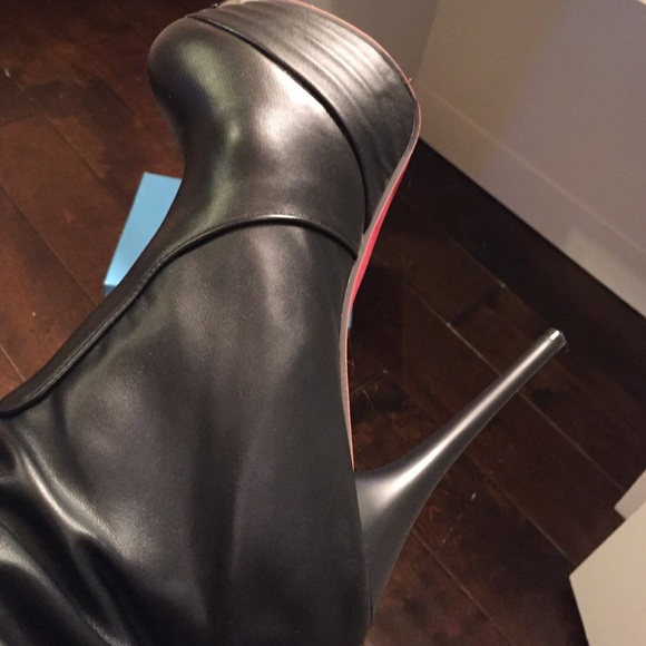 High knee boots