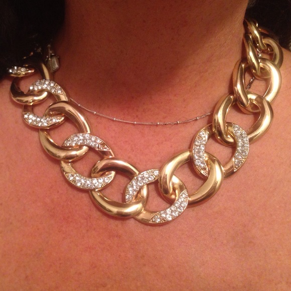 Thick gold chain necklace