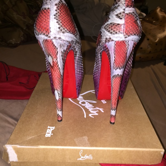 Christian Louboutin‼️ Very Popular😍🙏🏽 - Picture 3 of 3