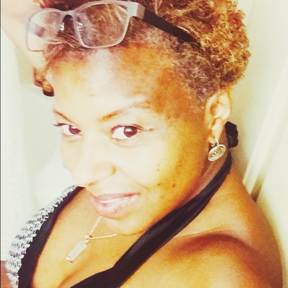 Meet your Posher, Sarah - Picture 2 of 4