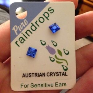 Pure rain drop Australian crystal earrings